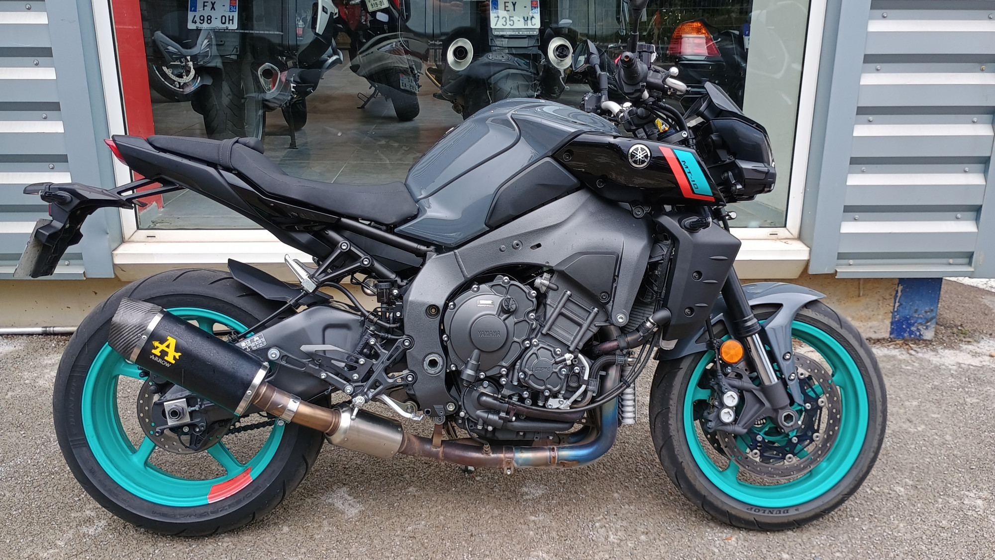 YAMAHA MT-10