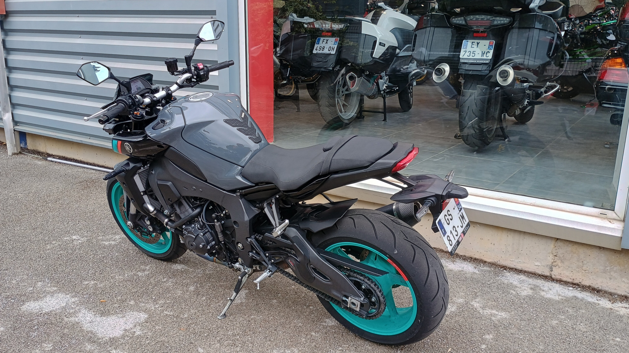 YAMAHA MT-10