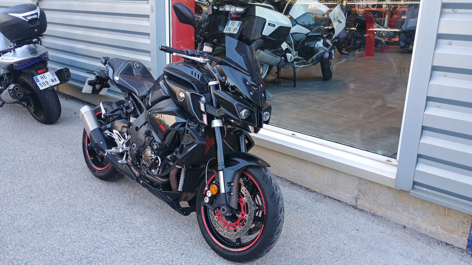 YAMAHA MT-10