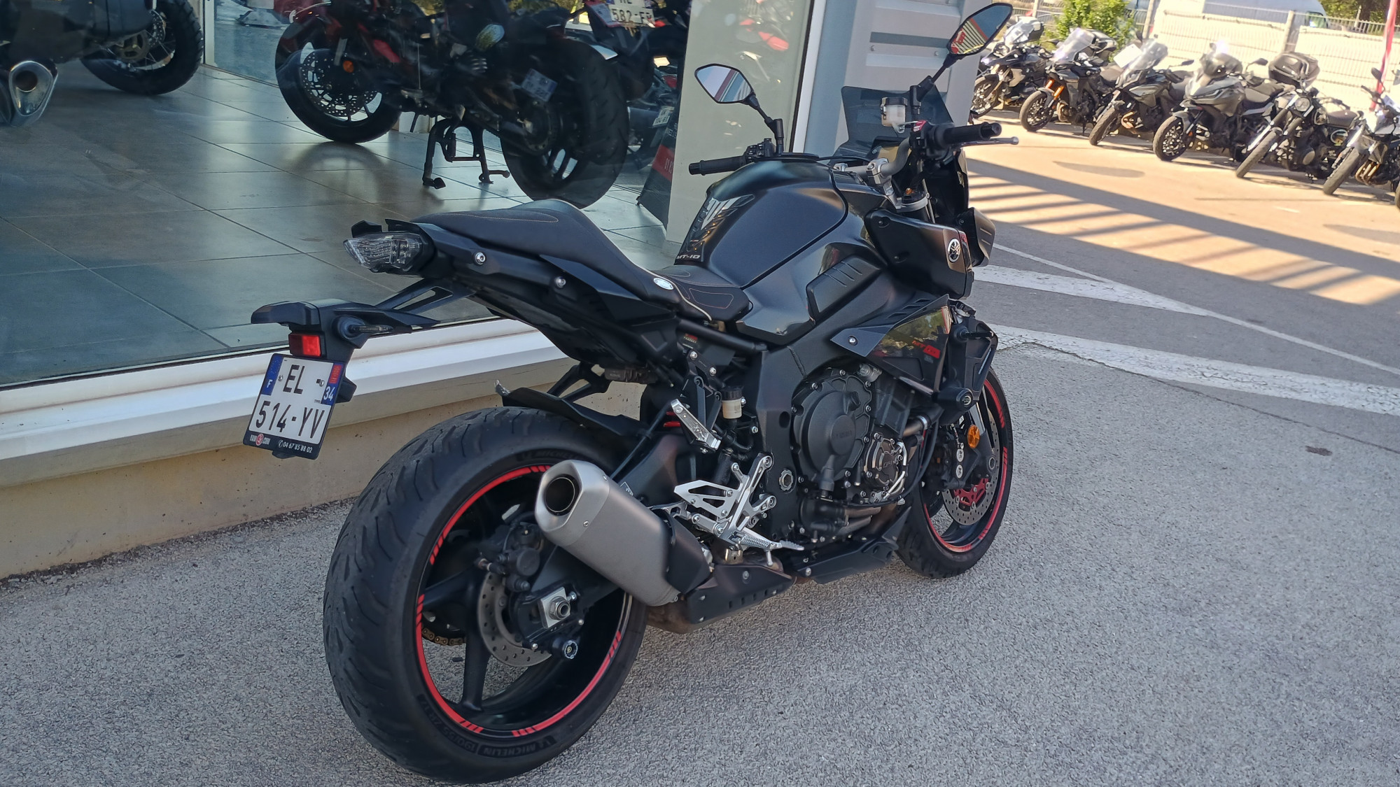 YAMAHA MT-10