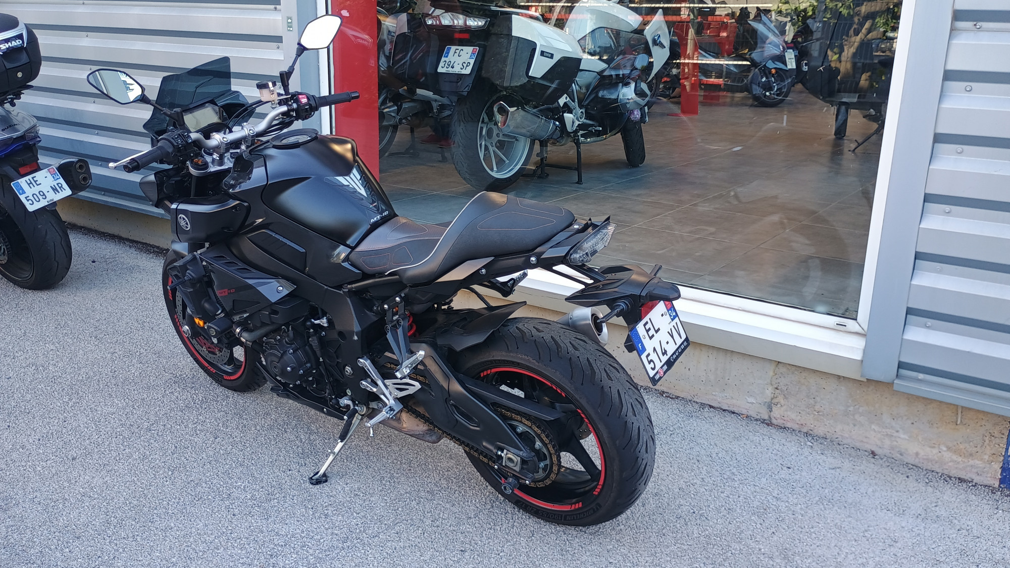 YAMAHA MT-10