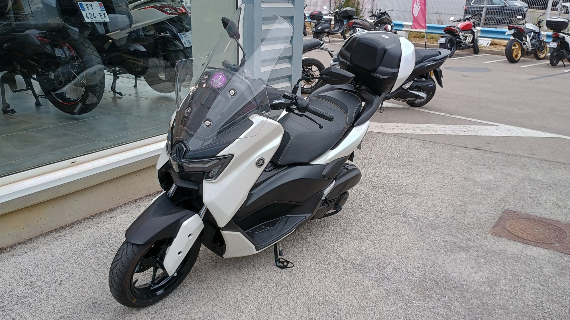YAMAHA NMAX 125
