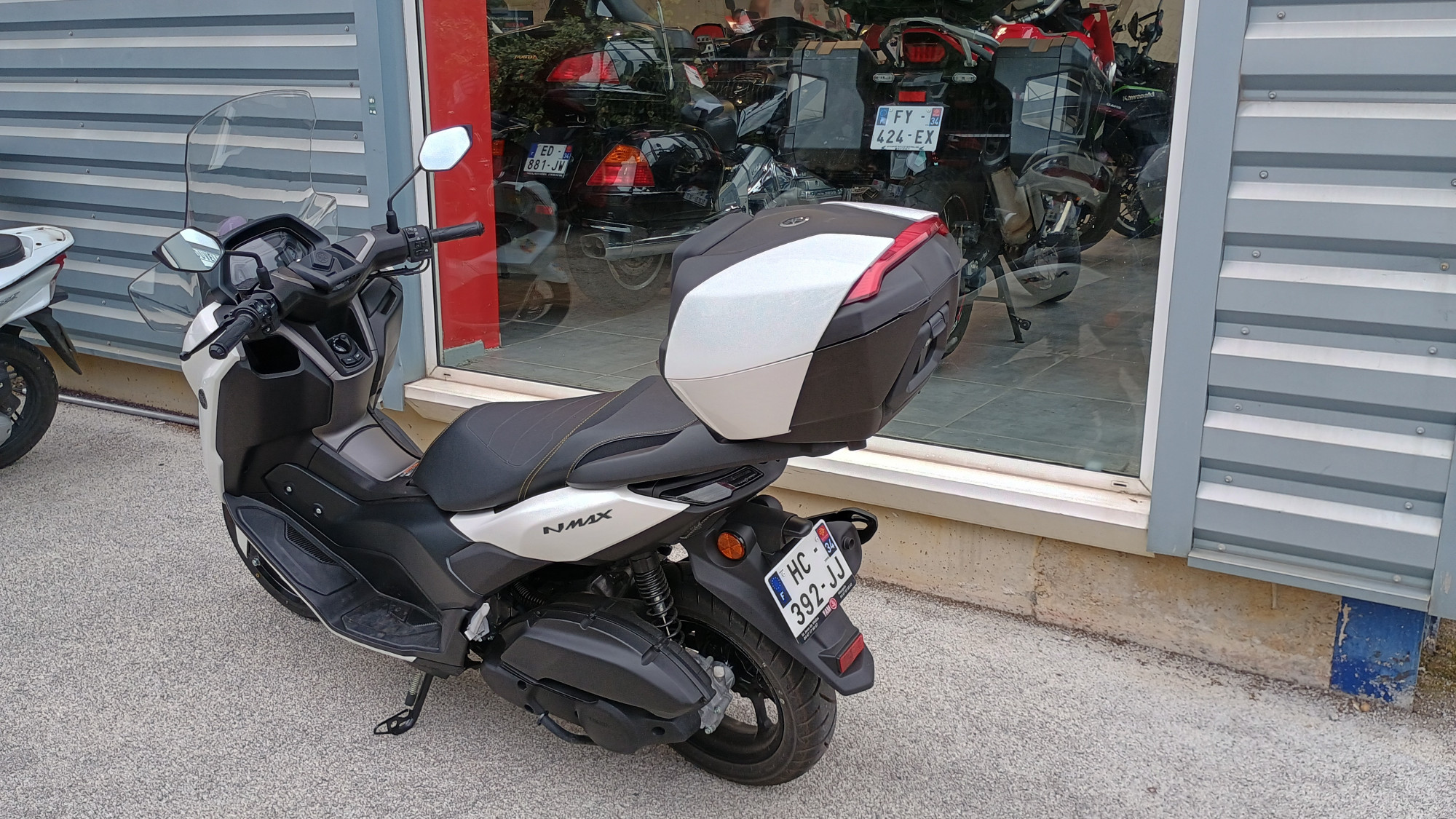 YAMAHA NMAX 125