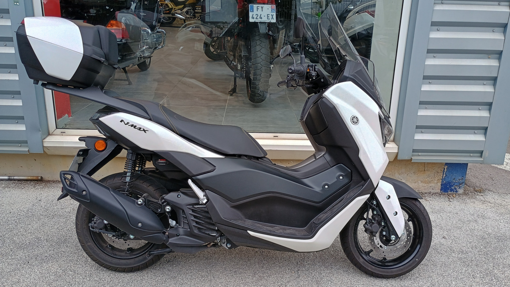 YAMAHA NMAX 125