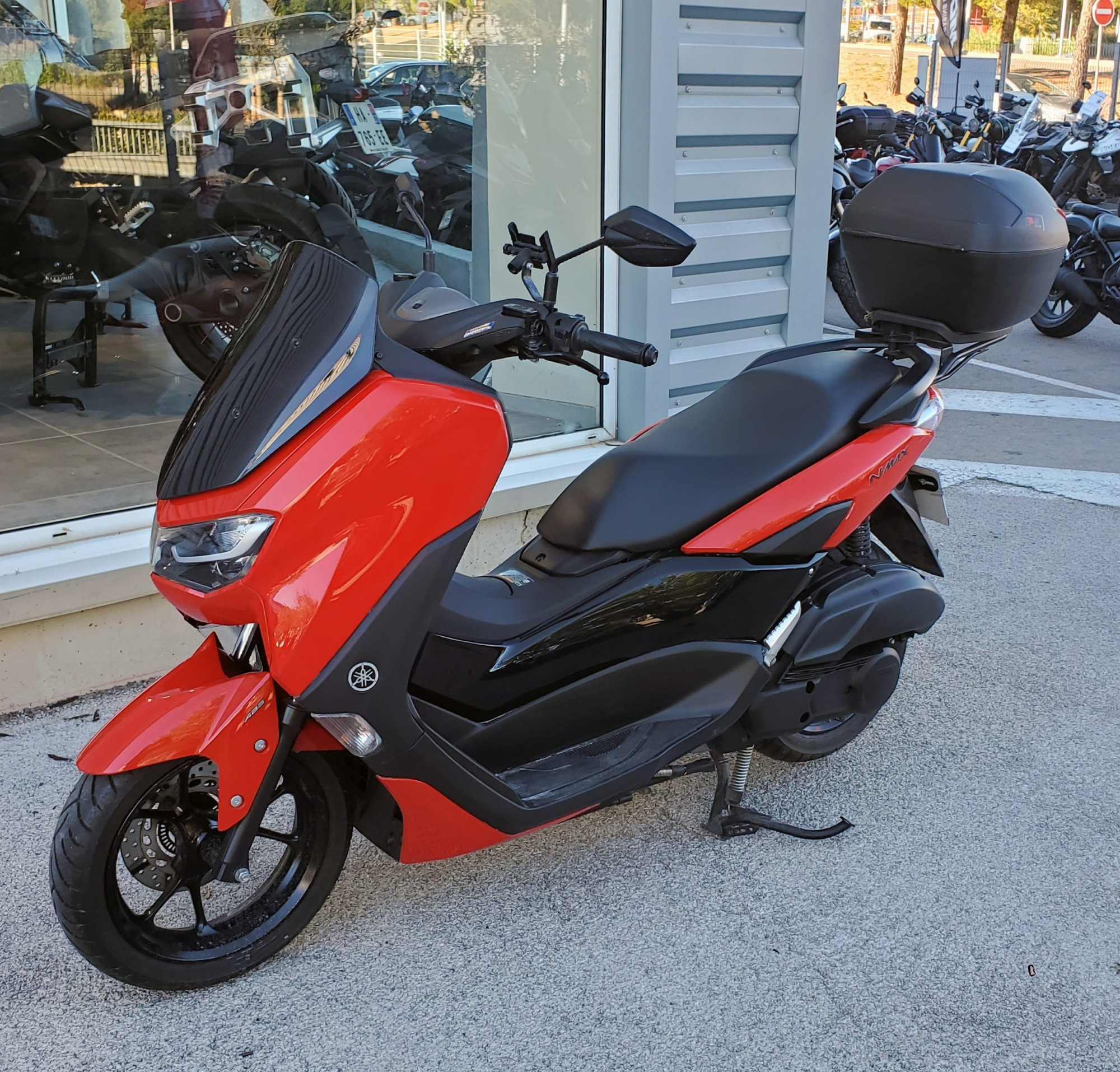 YAMAHA NMAX 125