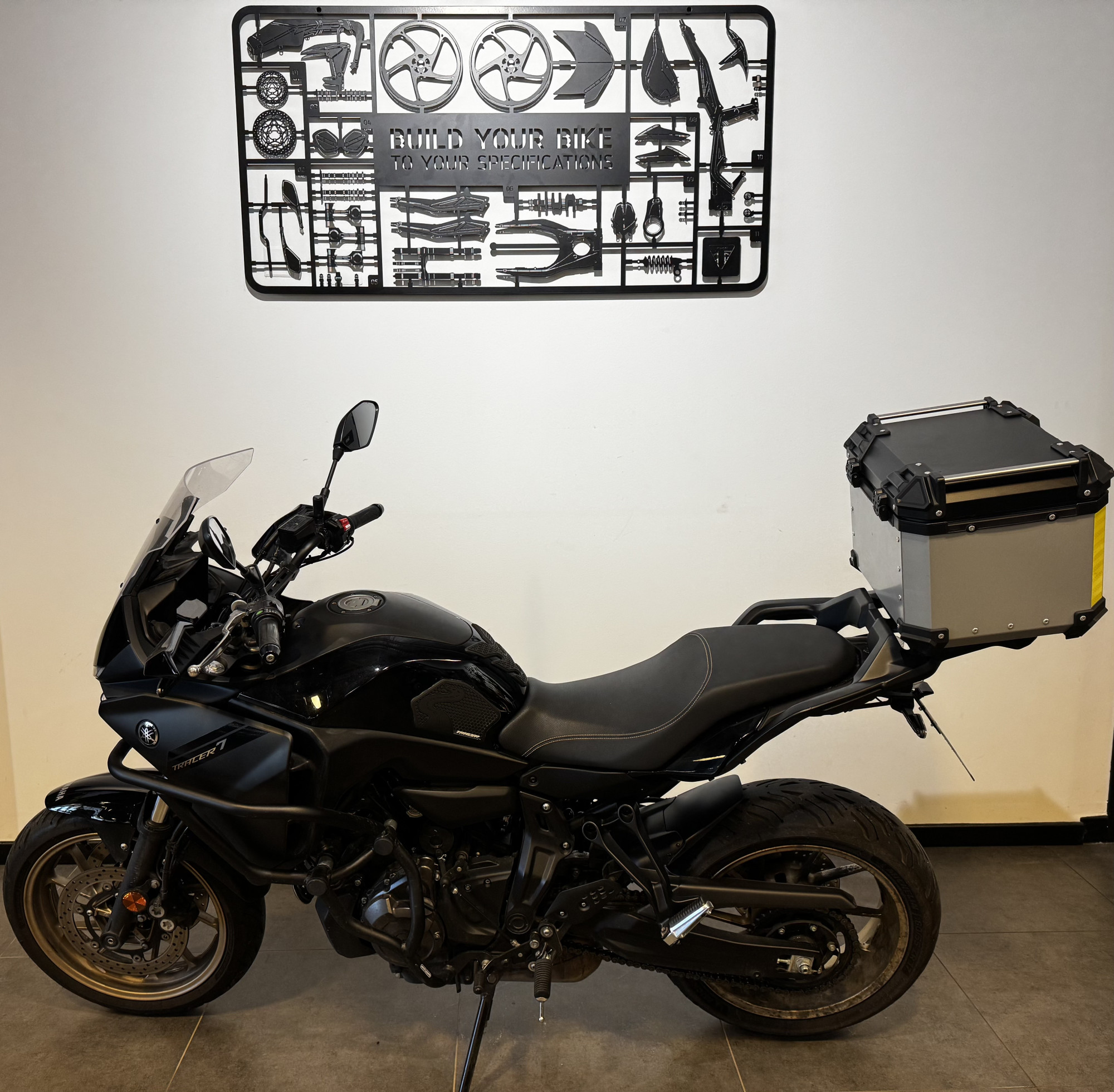 YAMAHA TRACER 7