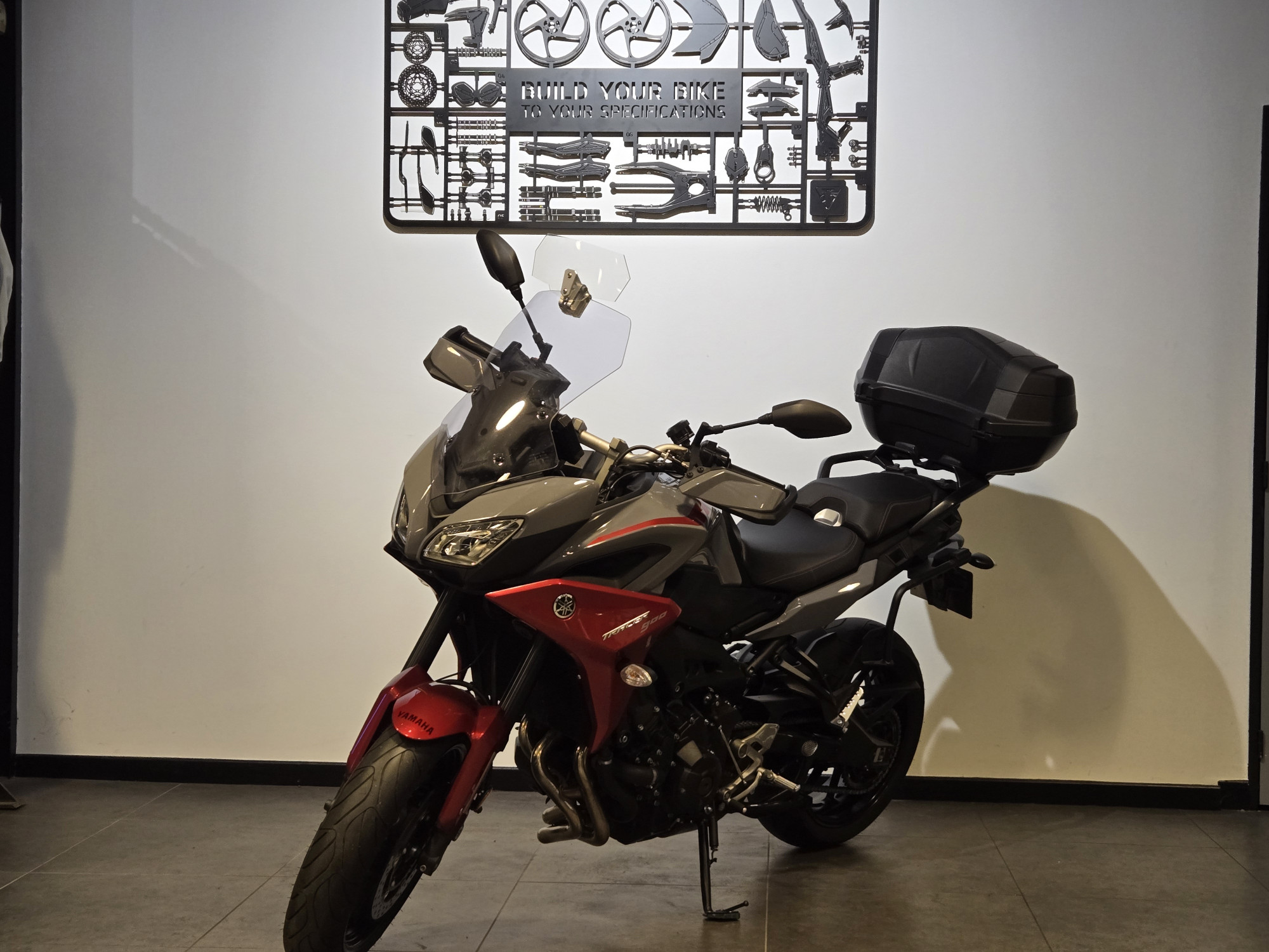 YAMAHA TRACER 900
