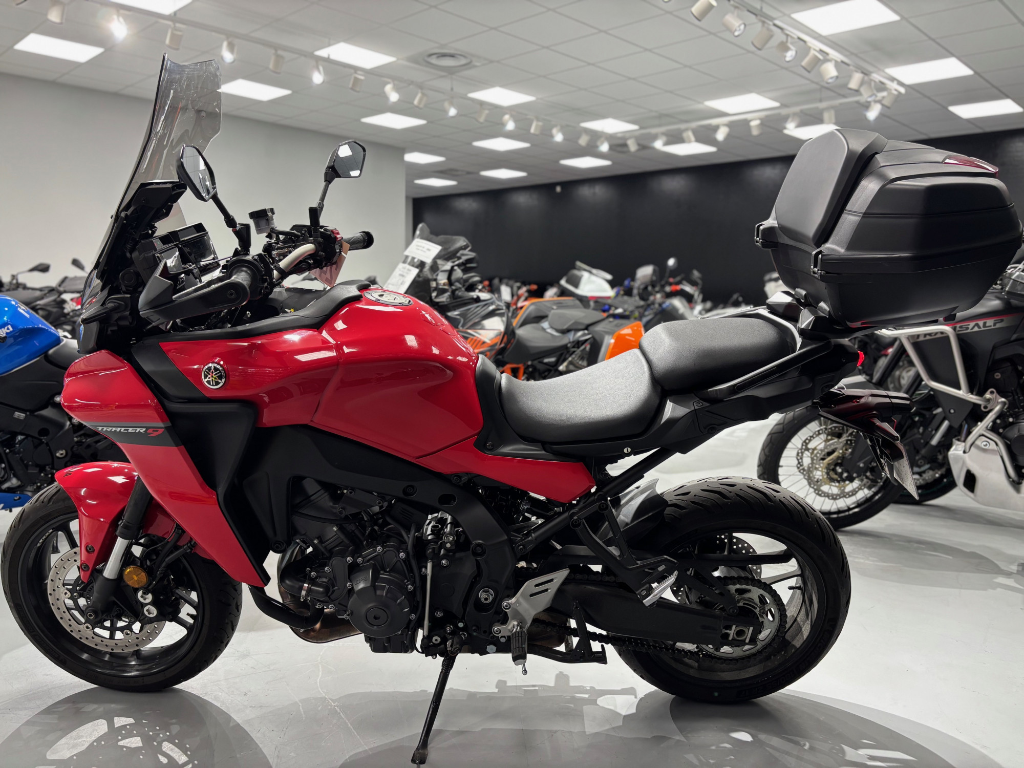 YAMAHA TRACER 9