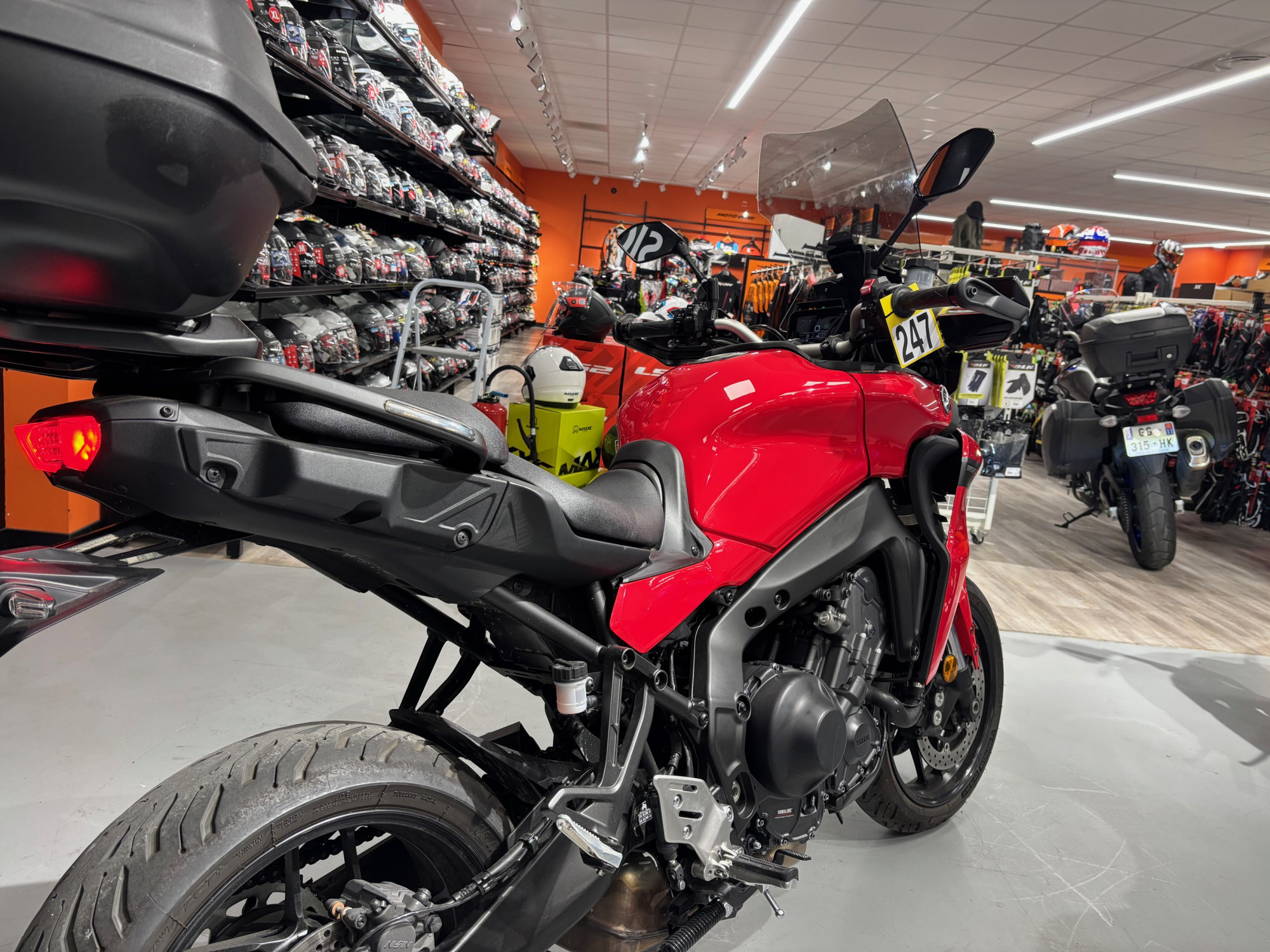 YAMAHA TRACER 9