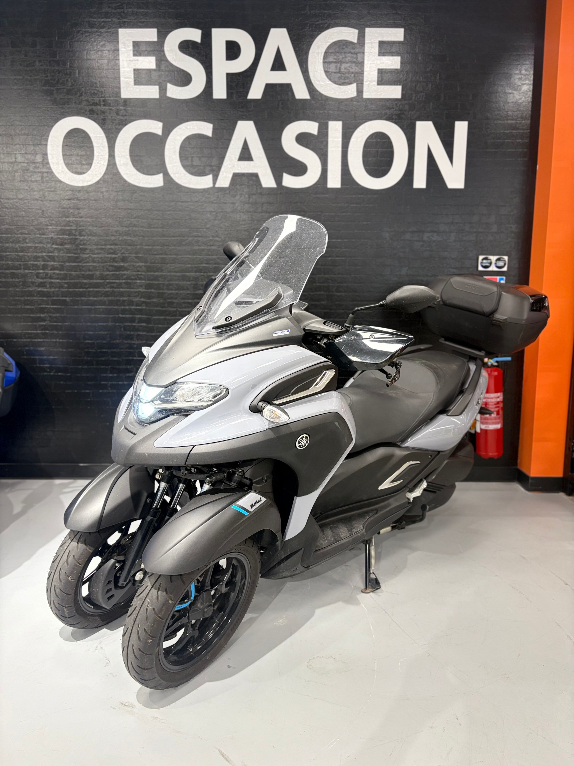 YAMAHA TRICITY 300