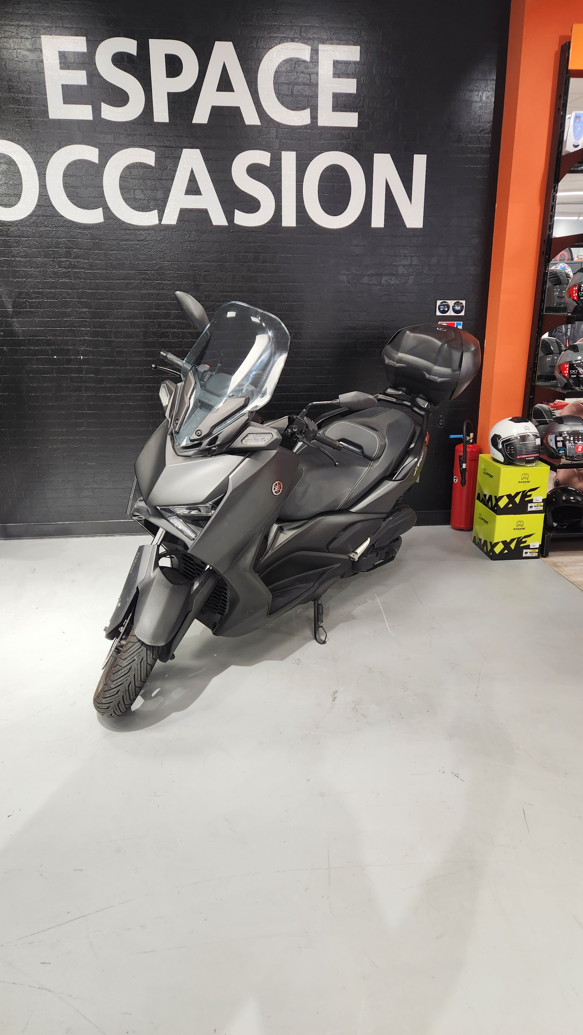 YAMAHA X-MAX 125