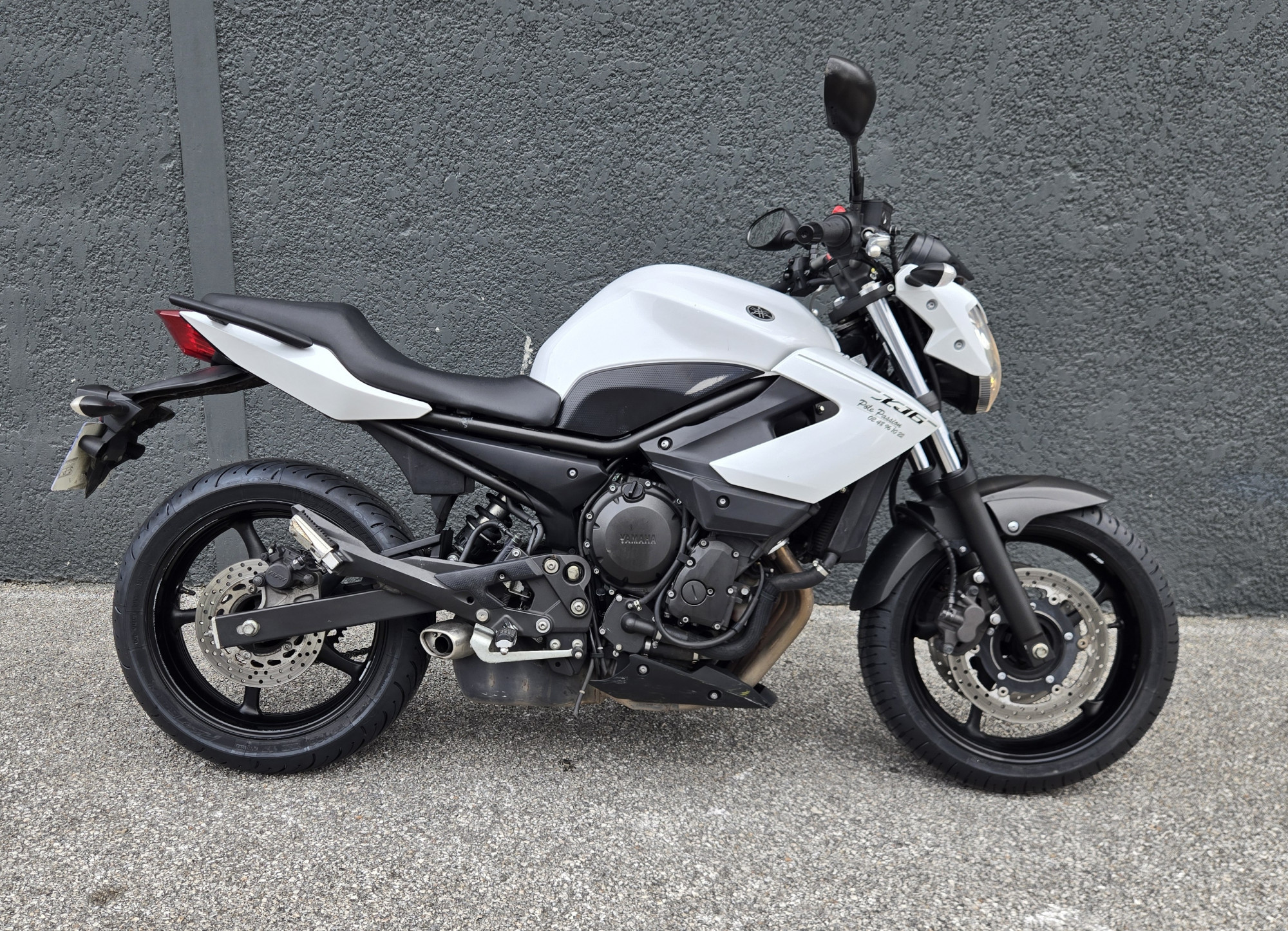 YAMAHA XJ6-N