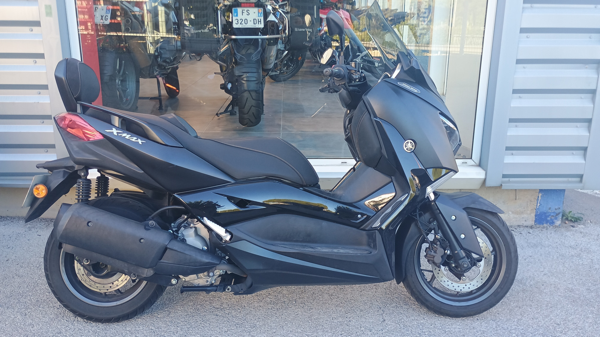 YAMAHA XMAX 300 IRON MAX