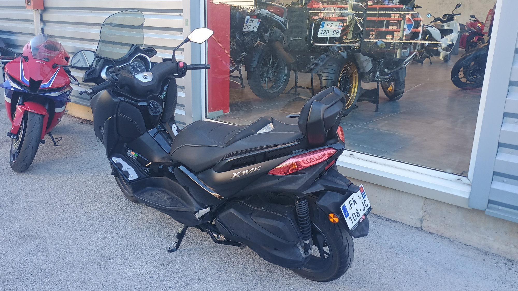 YAMAHA XMAX 300 IRON MAX