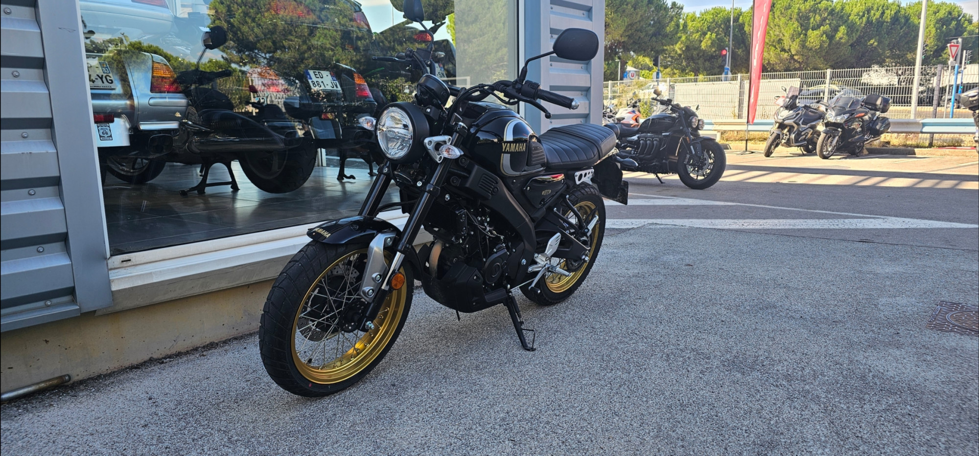 YAMAHA XSR 125