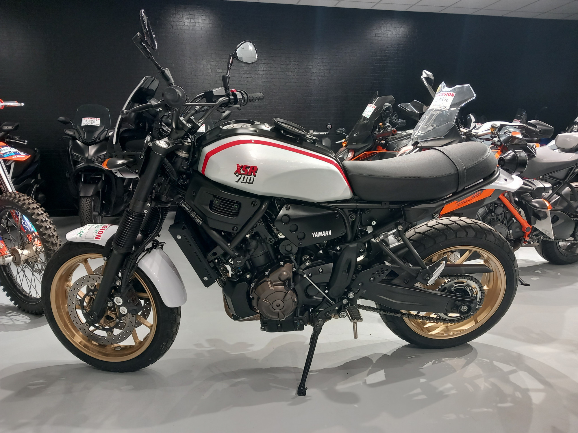 YAMAHA XSR 700 XTRIBUTE