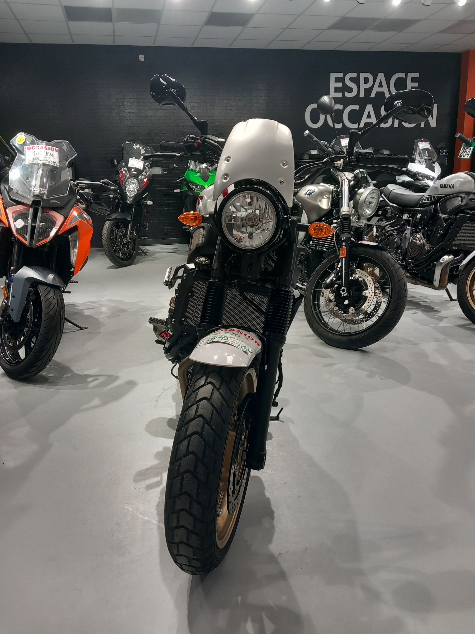 YAMAHA XSR 700 XTRIBUTE