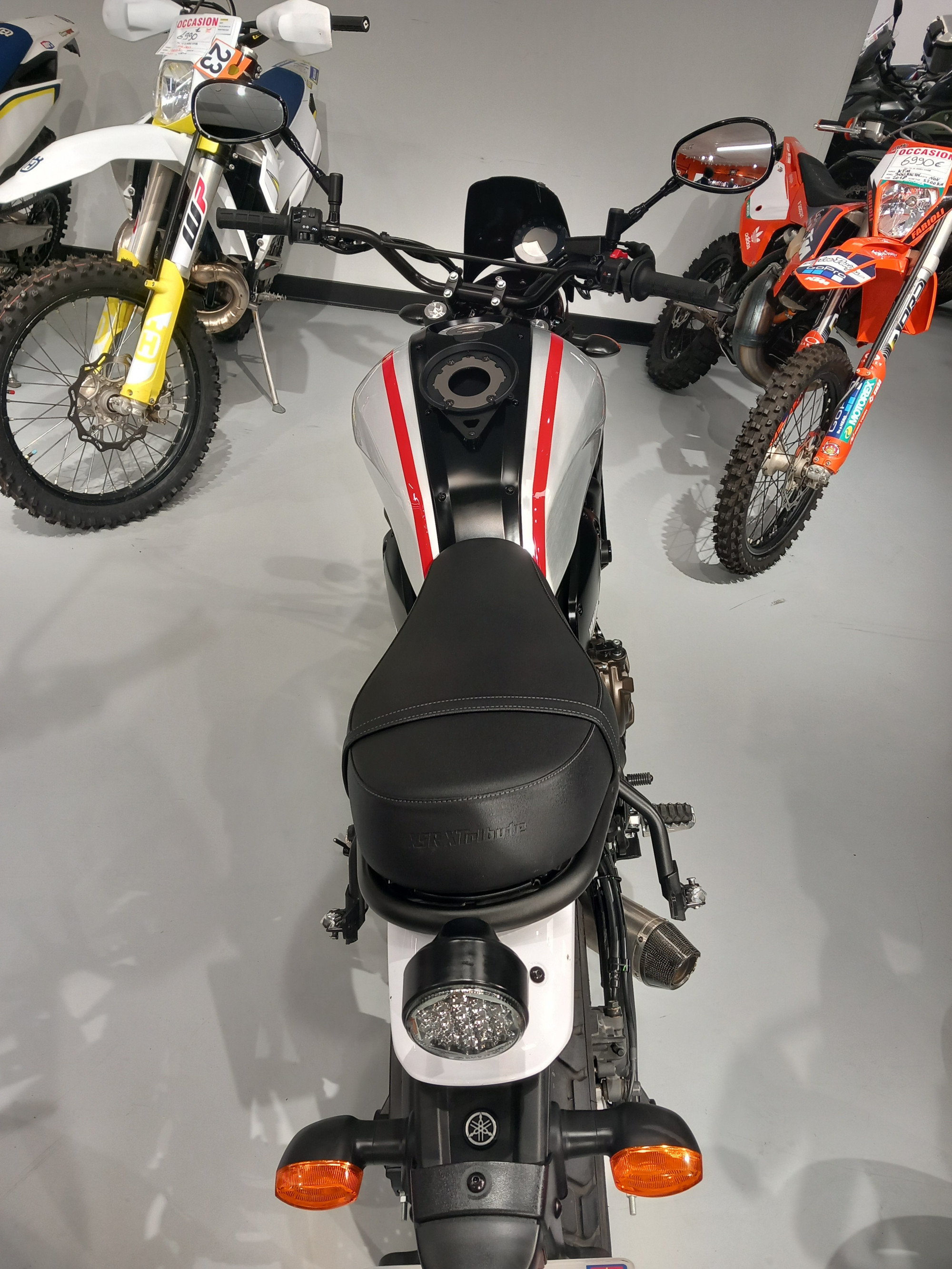 YAMAHA XSR 700 XTRIBUTE