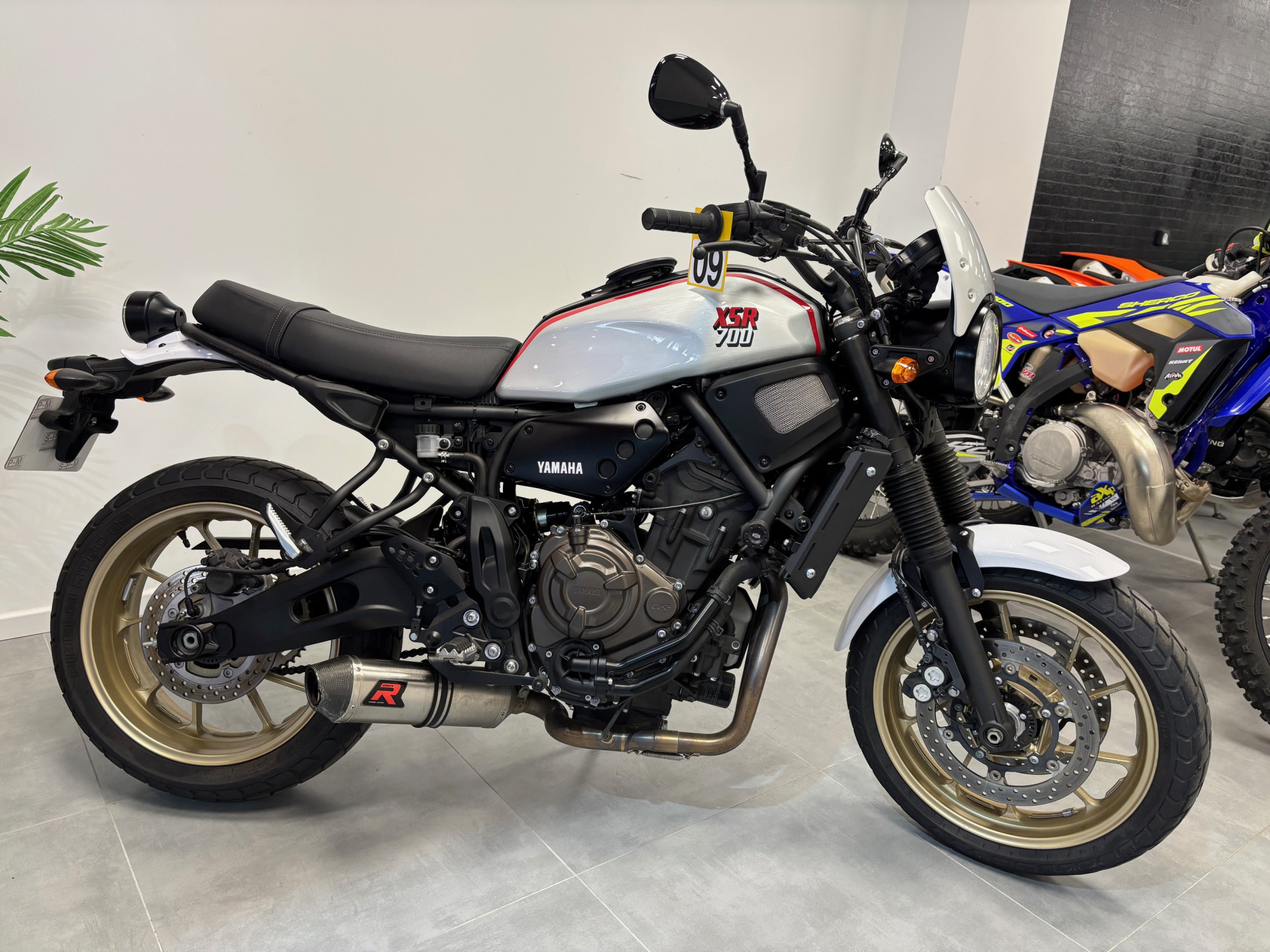 YAMAHA XSR 700 XTRIBUTE