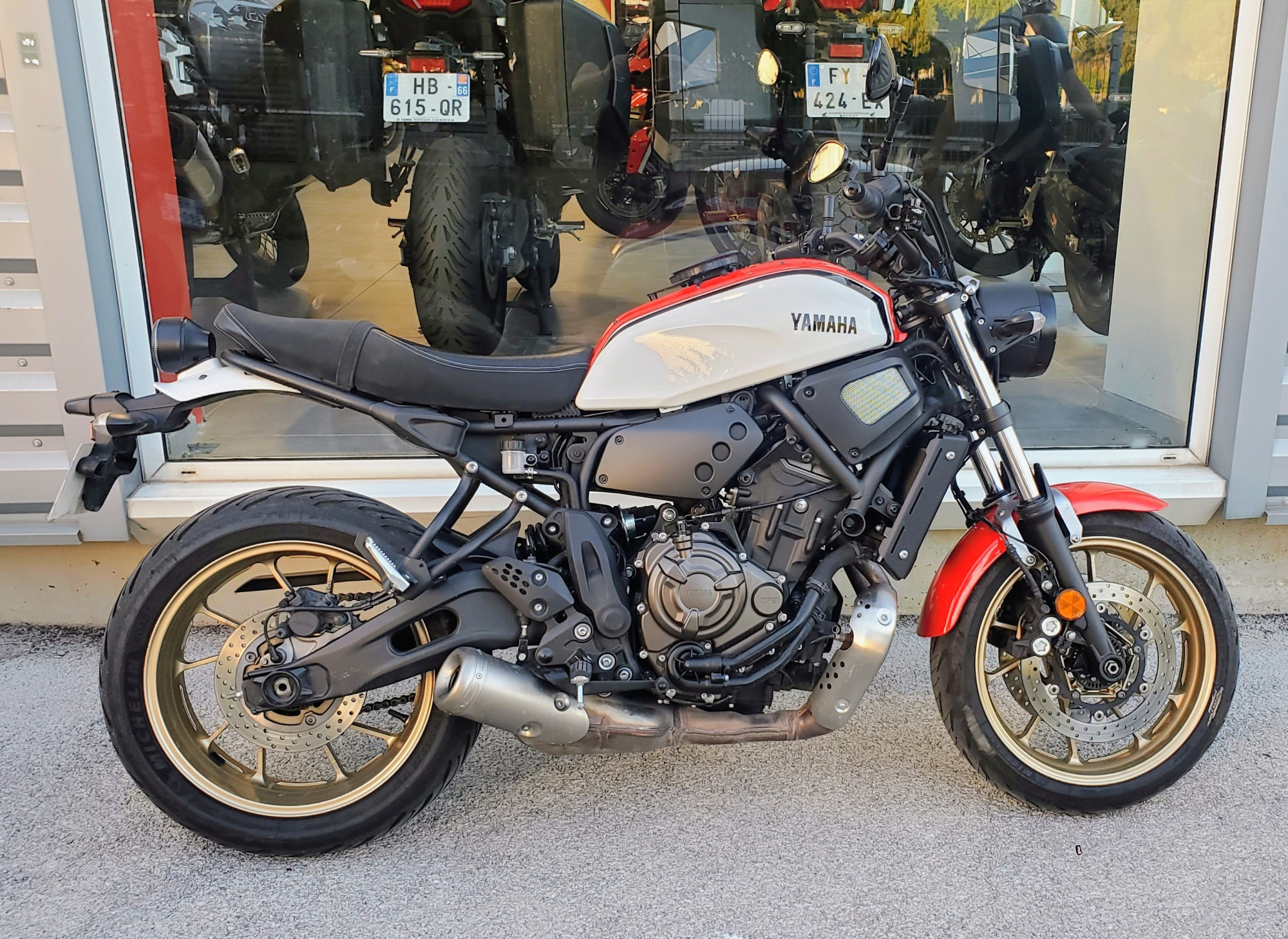 YAMAHA XSR 700