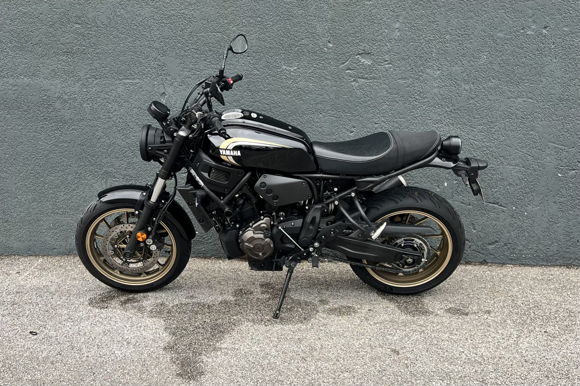 YAMAHA XSR 700