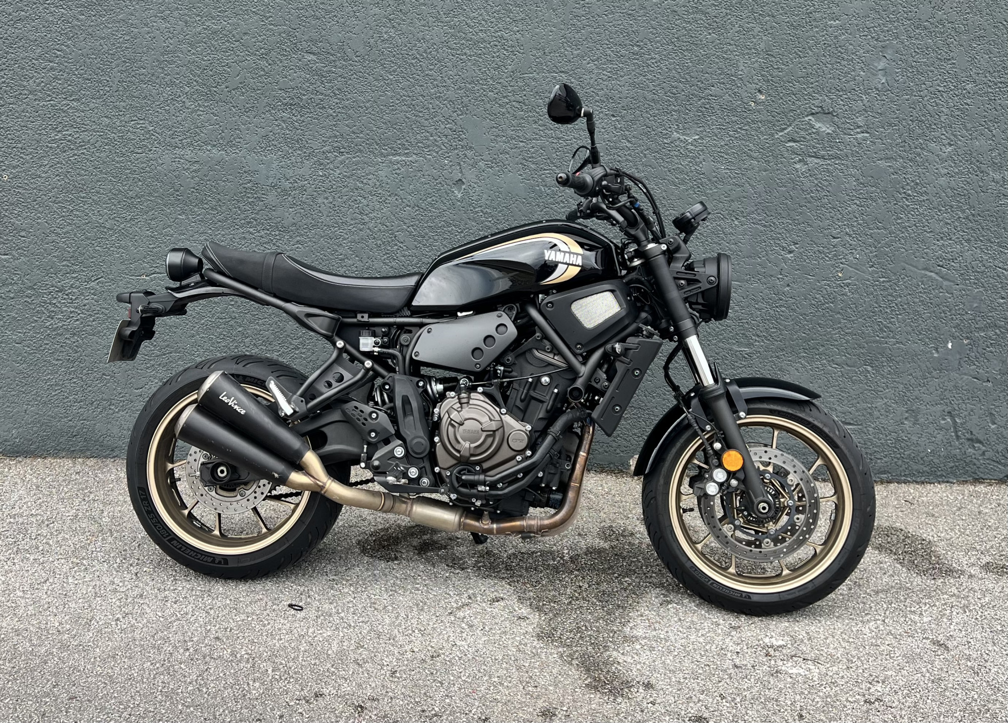 YAMAHA XSR 700