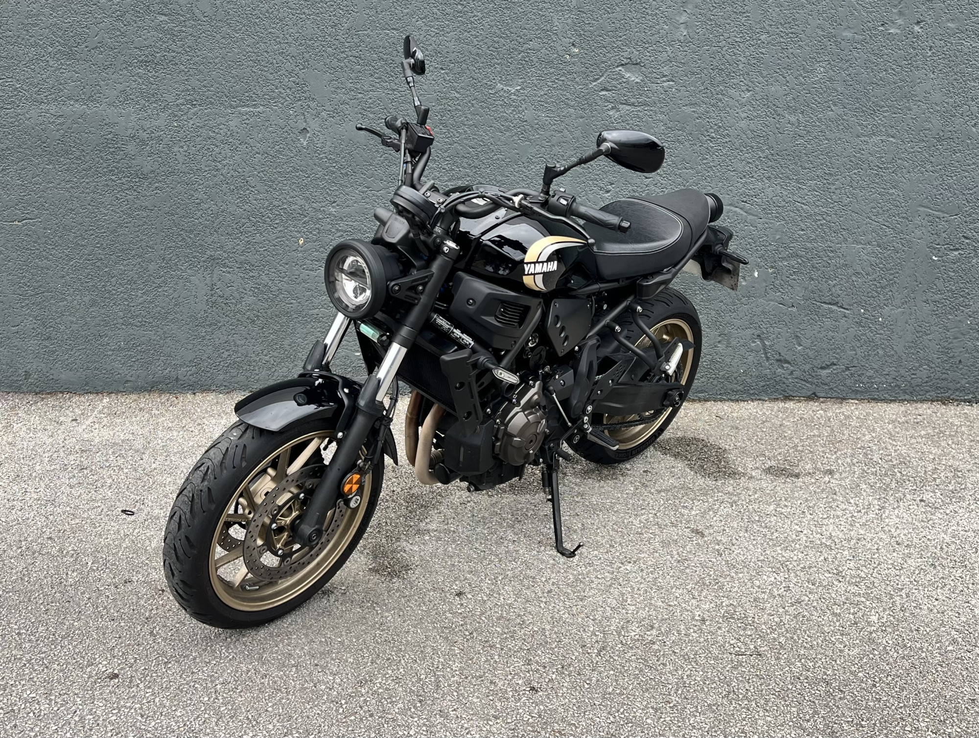 YAMAHA XSR 700