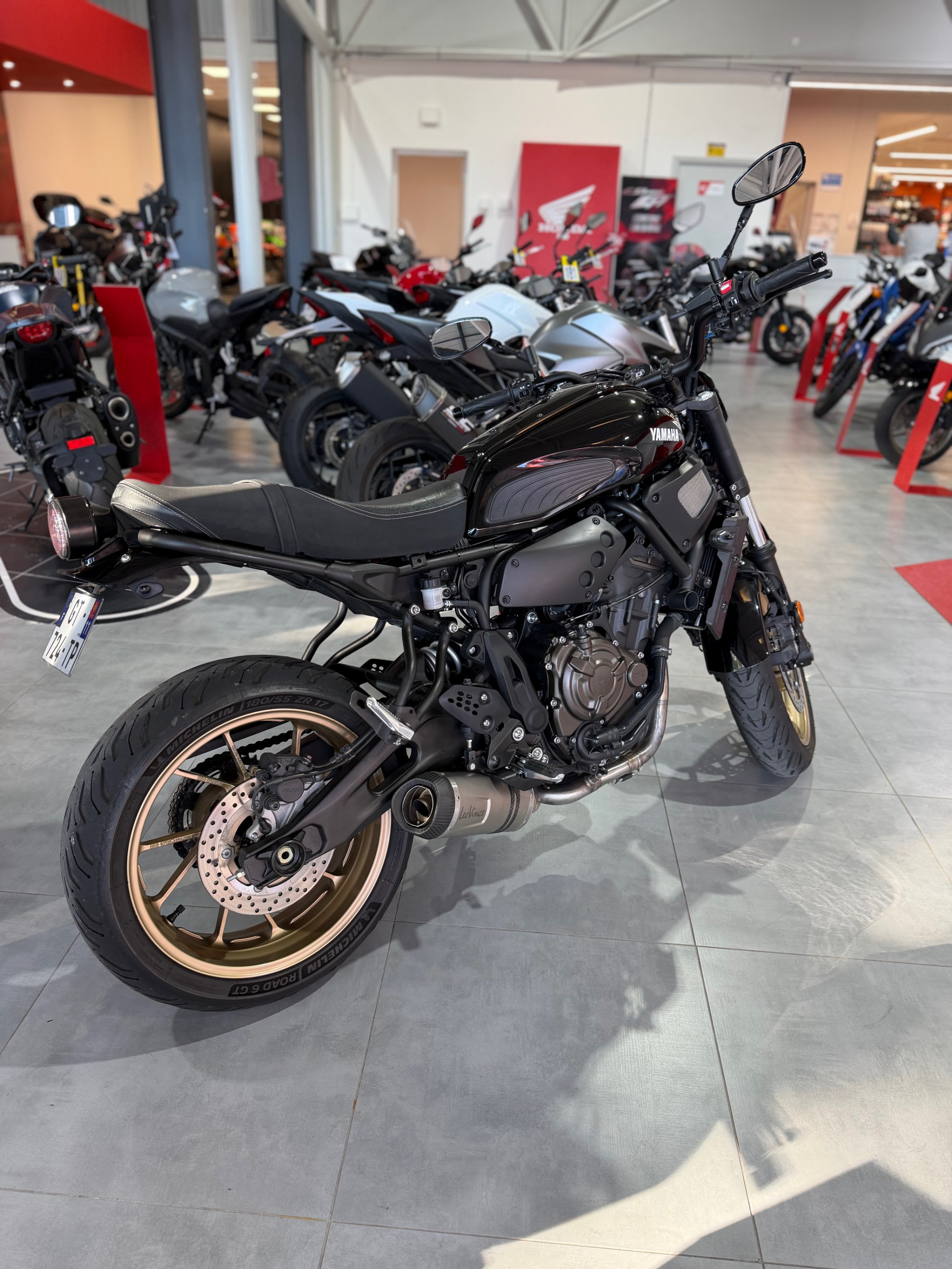 YAMAHA XSR 700