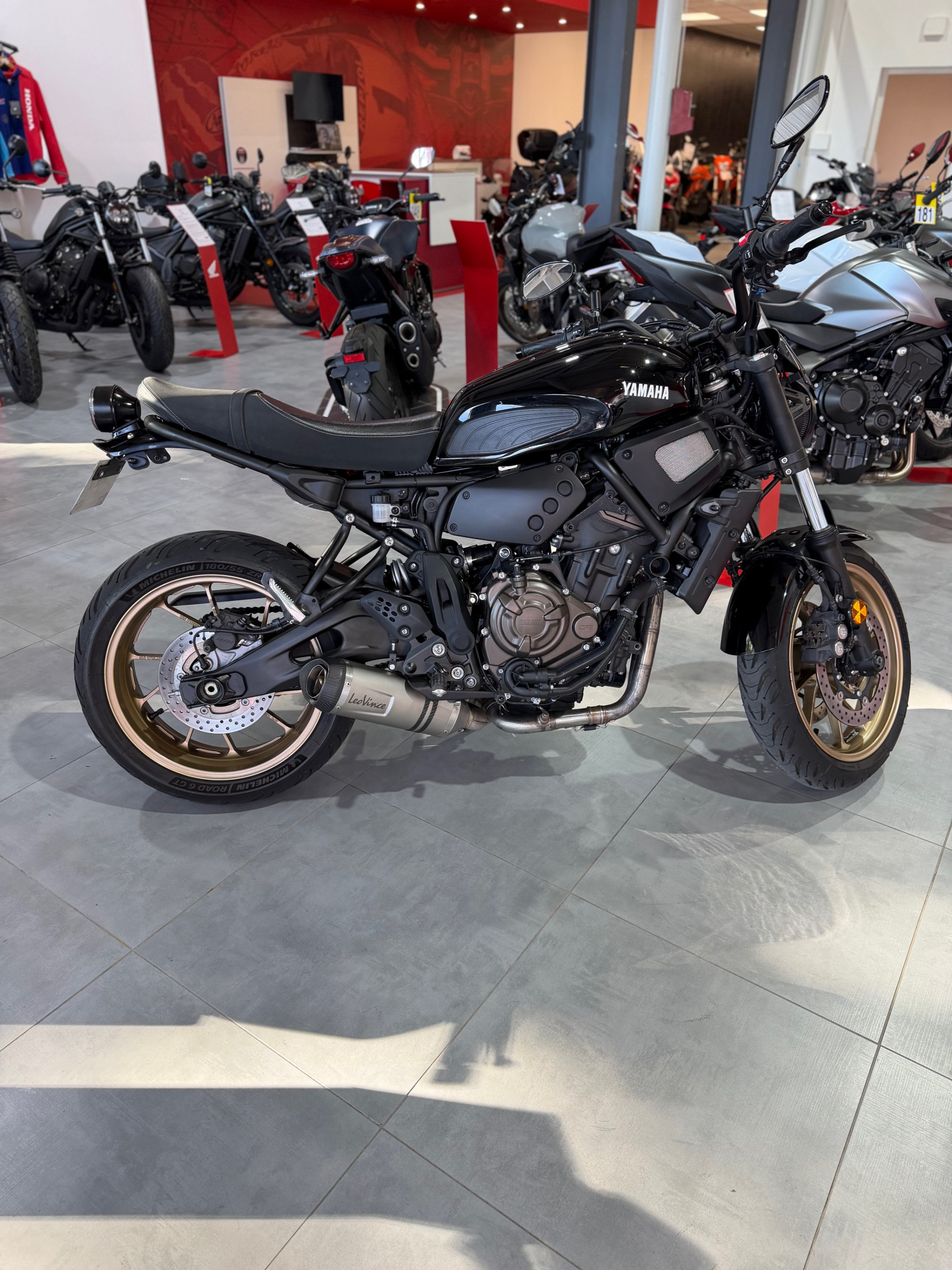 YAMAHA XSR 700