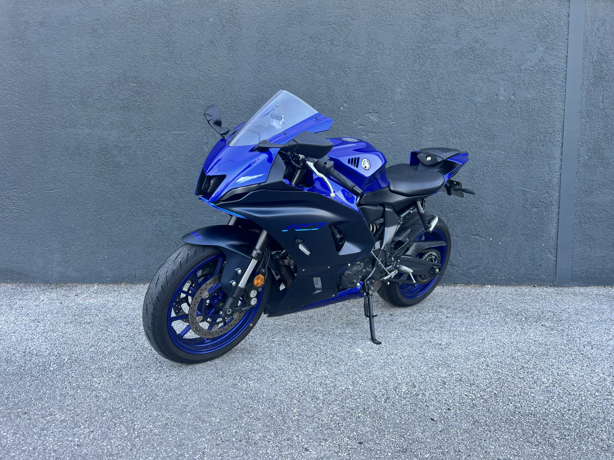 YAMAHA YZF-R7