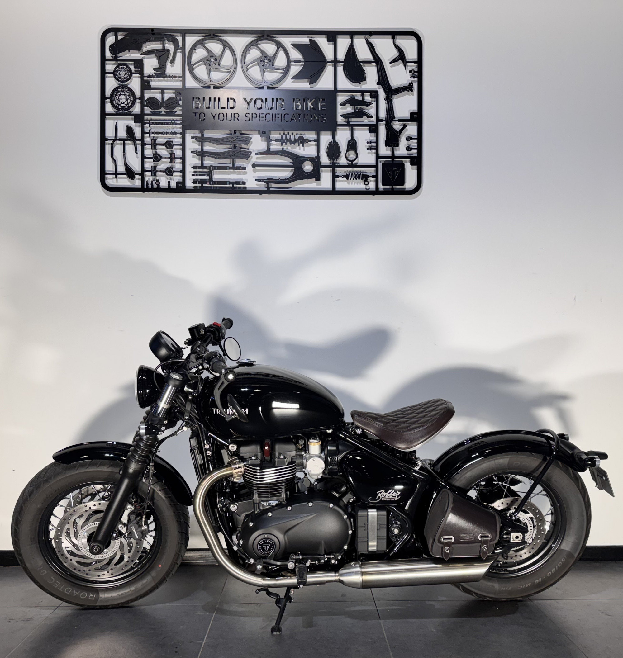 TRIUMPH BONNEVILLE BOBBER 1200