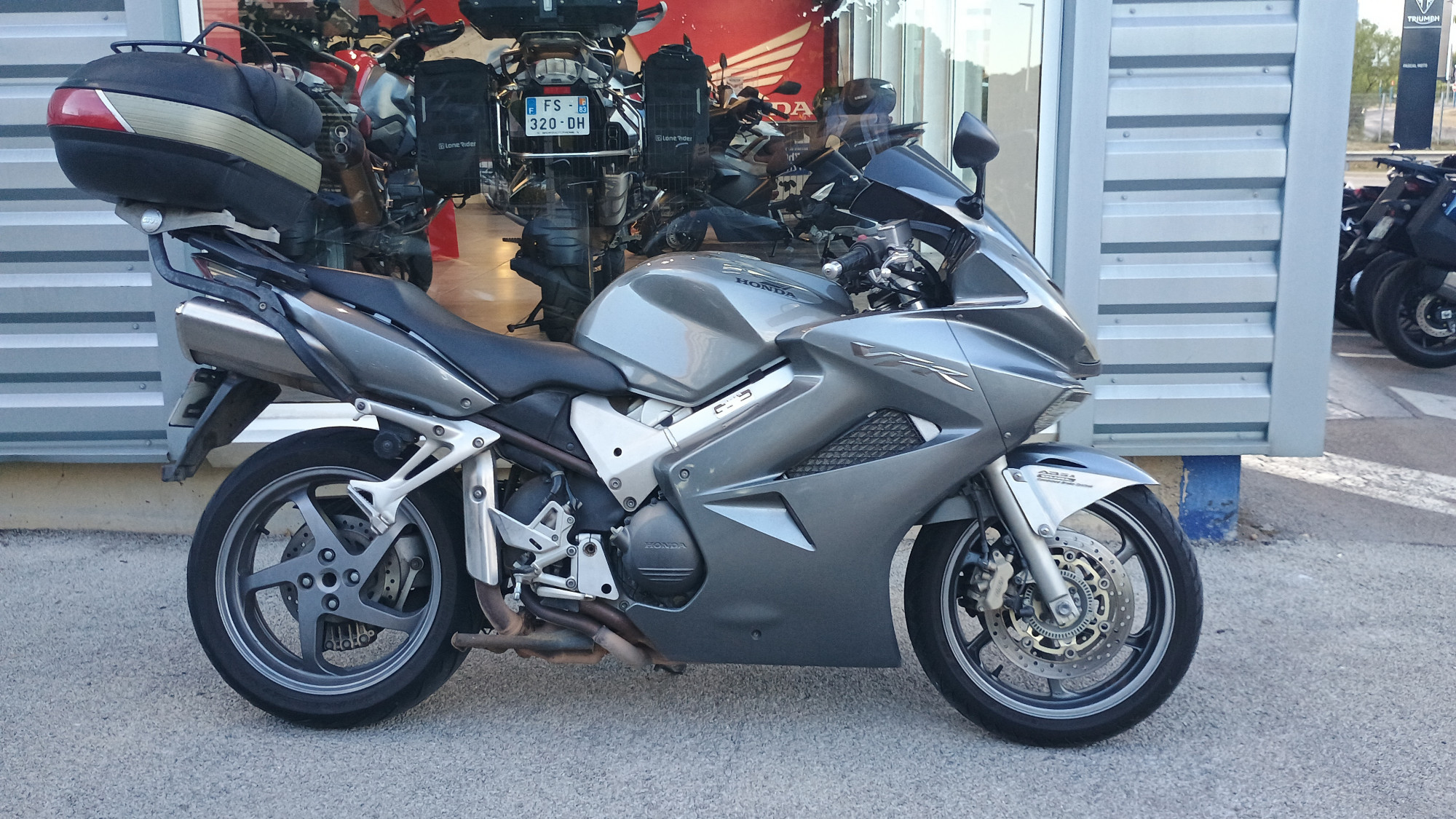HONDA VFR 800 VTEC